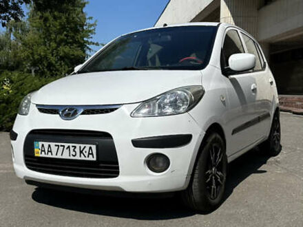 Хендай і10 2008 у Києві на Automoto.ua Білий Хендай і10, об'ємом двигуна 1.2 л та пробігом 140 тис. км за 6200 $, фото 1 на Automoto.ua