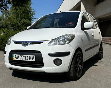 Белый Хендай и10, объемом двигателя 1.2 л и пробегом 140 тыс. км за 6200 $, фото 1 на Automoto.ua