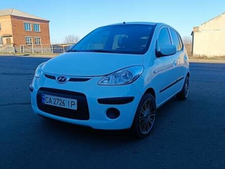 Белый Хендай и10, объемом двигателя 1.25 л и пробегом 142 тыс. км за 5500 $, фото 1 на Automoto.ua