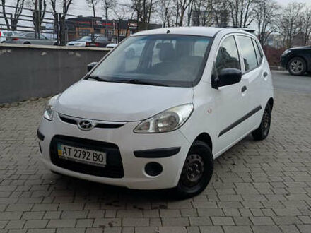 Белый Хендай и10, объемом двигателя 1.09 л и пробегом 103 тыс. км за 3900 $, фото 1 на Automoto.ua