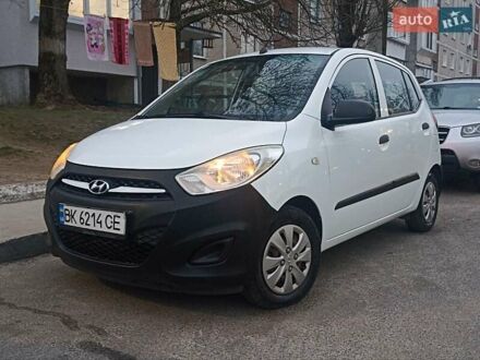 Хендай і10 2012 у Вараш (Кузнецовськ) на Automoto.ua Білий Хендай і10, об'ємом двигуна 1.09 л та пробігом 126 тис. км за 5299 $, фото 1 на Automoto.ua