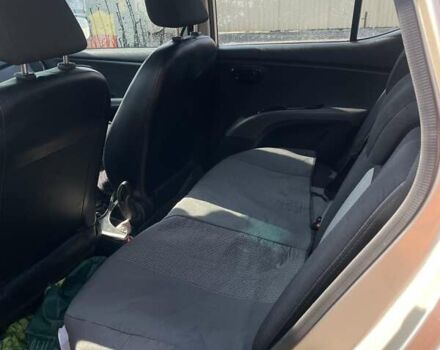 Бежевий Хендай і10, об'ємом двигуна 1.1 л та пробігом 160 тис. км за 3700 $, фото 5 на Automoto.ua
