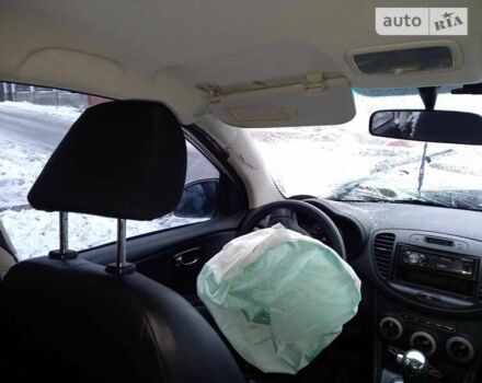 Бежевый Хендай и10, объемом двигателя 1.25 л и пробегом 120 тыс. км за 2500 $, фото 4 на Automoto.ua