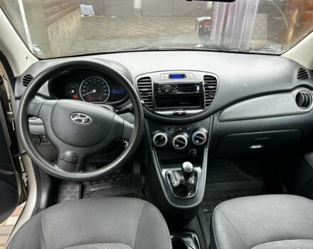 Бежевый Хендай и10, объемом двигателя 1.1 л и пробегом 137 тыс. км за 4800 $, фото 4 на Automoto.ua