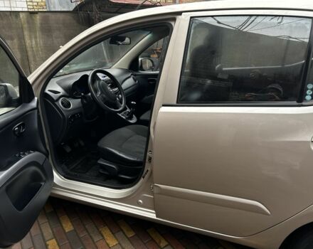 Бежевый Хендай и10, объемом двигателя 1.1 л и пробегом 137 тыс. км за 4800 $, фото 5 на Automoto.ua