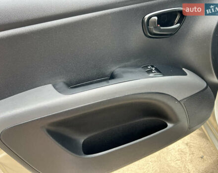 Бежевый Хендай и10, объемом двигателя 1.1 л и пробегом 82 тыс. км за 4500 $, фото 22 на Automoto.ua