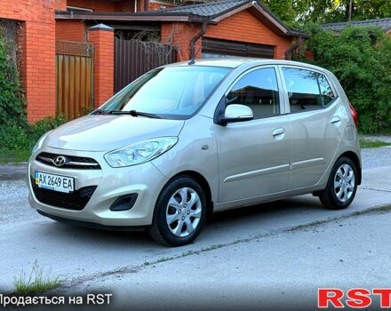 Бежевый Хендай и10, объемом двигателя 11 л и пробегом 119 тыс. км за 7500 $, фото 2 на Automoto.ua