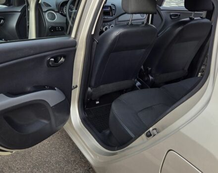 Бежевый Хендай и10, объемом двигателя 1.2 л и пробегом 130 тыс. км за 6500 $, фото 14 на Automoto.ua