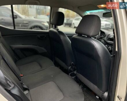 Бежевый Хендай и10, объемом двигателя 1.09 л и пробегом 156 тыс. км за 4550 $, фото 11 на Automoto.ua