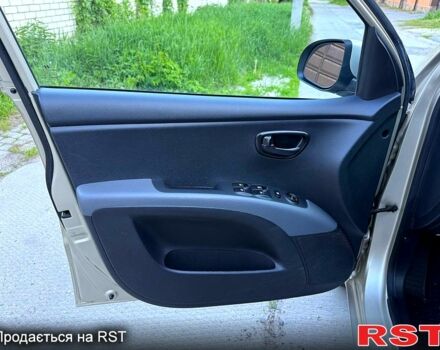 Бежевый Хендай и10, объемом двигателя 11 л и пробегом 119 тыс. км за 7500 $, фото 6 на Automoto.ua