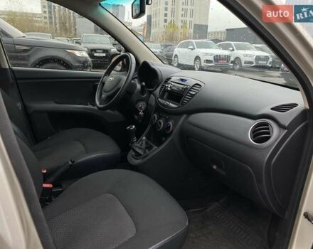 Бежевый Хендай и10, объемом двигателя 1.09 л и пробегом 156 тыс. км за 4550 $, фото 12 на Automoto.ua