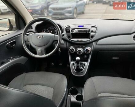 Бежевый Хендай и10, объемом двигателя 1.09 л и пробегом 156 тыс. км за 4550 $, фото 10 на Automoto.ua