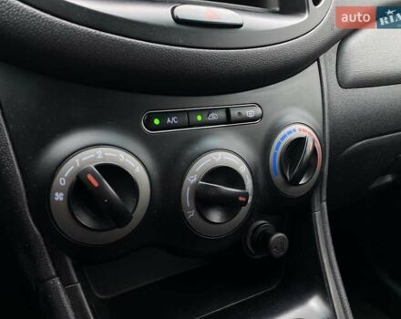 Бежевый Хендай и10, объемом двигателя 1.09 л и пробегом 156 тыс. км за 4550 $, фото 16 на Automoto.ua