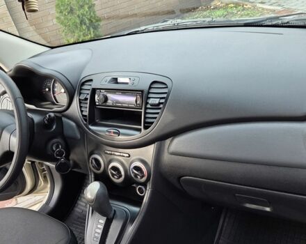 Бежевый Хендай и10, объемом двигателя 1.2 л и пробегом 130 тыс. км за 6500 $, фото 20 на Automoto.ua