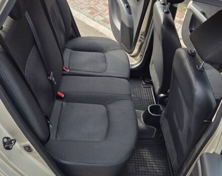 Бежевый Хендай и10, объемом двигателя 1.2 л и пробегом 130 тыс. км за 6500 $, фото 17 на Automoto.ua