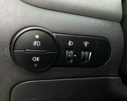 Бежевый Хендай и10, объемом двигателя 1.1 л и пробегом 156 тыс. км за 4550 $, фото 12 на Automoto.ua