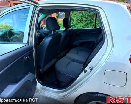 Бежевый Хендай и10, объемом двигателя 11 л и пробегом 119 тыс. км за 7500 $, фото 8 на Automoto.ua