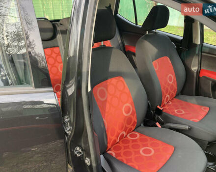 Черный Хендай и10, объемом двигателя 1.09 л и пробегом 67 тыс. км за 6800 $, фото 19 на Automoto.ua