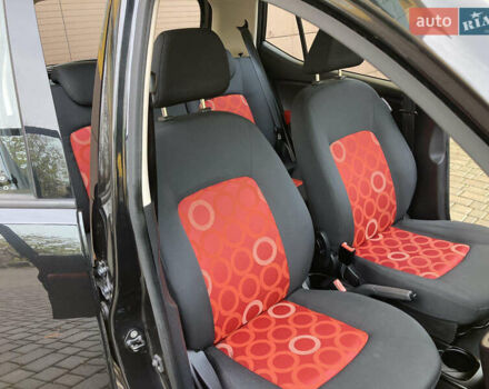 Черный Хендай и10, объемом двигателя 1.09 л и пробегом 67 тыс. км за 6800 $, фото 15 на Automoto.ua