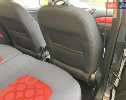 Черный Хендай и10, объемом двигателя 1.09 л и пробегом 67 тыс. км за 6800 $, фото 12 на Automoto.ua