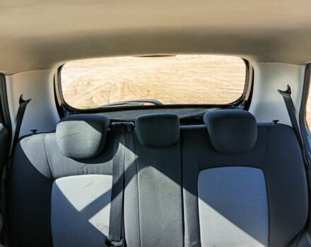 Черный Хендай и10, объемом двигателя 1.2 л и пробегом 260 тыс. км за 4000 $, фото 12 на Automoto.ua