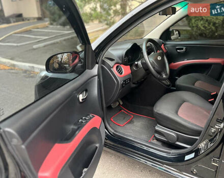 Черный Хендай и10, объемом двигателя 1.25 л и пробегом 110 тыс. км за 7500 $, фото 20 на Automoto.ua