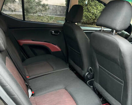 Черный Хендай и10, объемом двигателя 1.25 л и пробегом 110 тыс. км за 7500 $, фото 26 на Automoto.ua