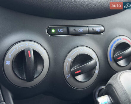 Фиолетовый Хендай и10, объемом двигателя 1.1 л и пробегом 112 тыс. км за 6500 $, фото 13 на Automoto.ua