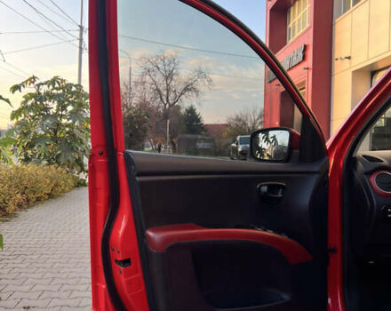 Красный Хендай и10, объемом двигателя 1.09 л и пробегом 138 тыс. км за 5799 $, фото 6 на Automoto.ua