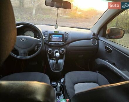 Красный Хендай и10, объемом двигателя 1.09 л и пробегом 163 тыс. км за 5500 $, фото 7 на Automoto.ua