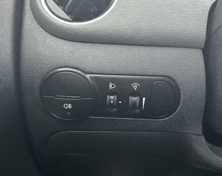 Красный Хендай и10, объемом двигателя 1.09 л и пробегом 200 тыс. км за 4200 $, фото 14 на Automoto.ua