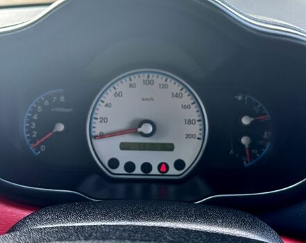 Червоний Хендай і10, об'ємом двигуна 1.2 л та пробігом 130 тис. км за 5800 $, фото 6 на Automoto.ua