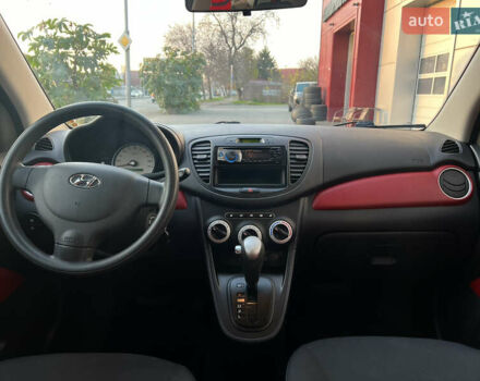Красный Хендай и10, объемом двигателя 1.09 л и пробегом 138 тыс. км за 5799 $, фото 13 на Automoto.ua