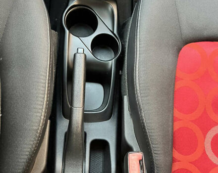 Красный Хендай и10, объемом двигателя 1.09 л и пробегом 138 тыс. км за 5799 $, фото 21 на Automoto.ua