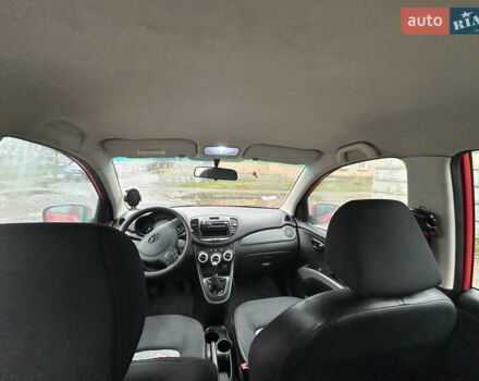 Красный Хендай и10, объемом двигателя 1.09 л и пробегом 200 тыс. км за 4200 $, фото 9 на Automoto.ua