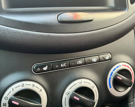 Красный Хендай и10, объемом двигателя 1.09 л и пробегом 138 тыс. км за 5799 $, фото 18 на Automoto.ua