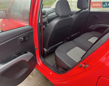 Красный Хендай и10, объемом двигателя 1.09 л и пробегом 200 тыс. км за 4200 $, фото 7 на Automoto.ua