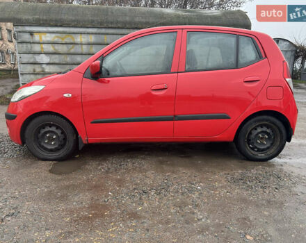 Красный Хендай и10, объемом двигателя 1.09 л и пробегом 200 тыс. км за 4200 $, фото 1 на Automoto.ua