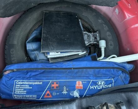 Красный Хендай и10, объемом двигателя 1.1 л и пробегом 269 тыс. км за 4250 $, фото 4 на Automoto.ua