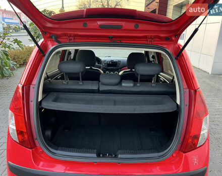 Красный Хендай и10, объемом двигателя 1.09 л и пробегом 138 тыс. км за 5799 $, фото 10 на Automoto.ua