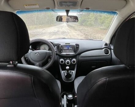 Красный Хендай и10, объемом двигателя 1.1 л и пробегом 159 тыс. км за 4700 $, фото 2 на Automoto.ua