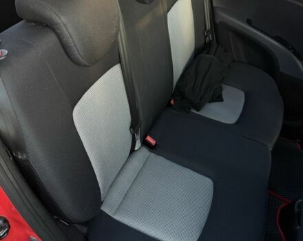 Красный Хендай и10, объемом двигателя 1.1 л и пробегом 165 тыс. км за 4700 $, фото 7 на Automoto.ua