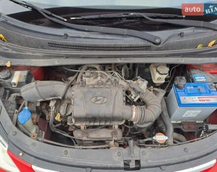 Красный Хендай и10, объемом двигателя 1.09 л и пробегом 201 тыс. км за 3600 $, фото 15 на Automoto.ua