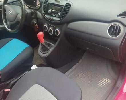 Красный Хендай и10, объемом двигателя 1.09 л и пробегом 140 тыс. км за 3900 $, фото 10 на Automoto.ua