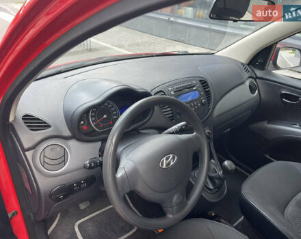 Красный Хендай и10, объемом двигателя 1.1 л и пробегом 117 тыс. км за 5499 $, фото 17 на Automoto.ua