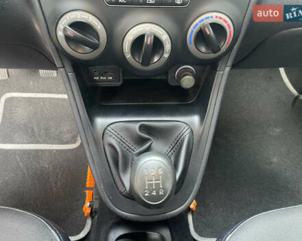 Красный Хендай и10, объемом двигателя 1.1 л и пробегом 117 тыс. км за 5499 $, фото 30 на Automoto.ua