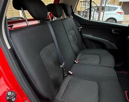 Красный Хендай и10, объемом двигателя 1.25 л и пробегом 186 тыс. км за 6100 $, фото 7 на Automoto.ua