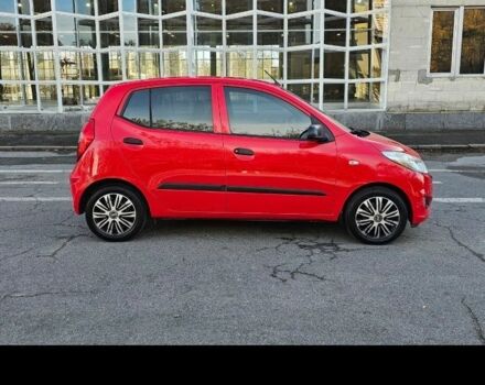 Красный Хендай и10, объемом двигателя 1.1 л и пробегом 90 тыс. км за 5000 $, фото 1 на Automoto.ua