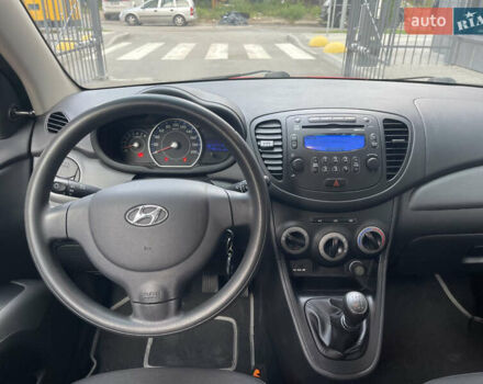 Красный Хендай и10, объемом двигателя 1.1 л и пробегом 117 тыс. км за 5499 $, фото 20 на Automoto.ua