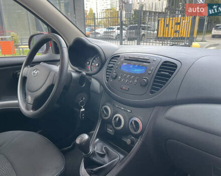 Красный Хендай и10, объемом двигателя 1.1 л и пробегом 117 тыс. км за 5499 $, фото 23 на Automoto.ua